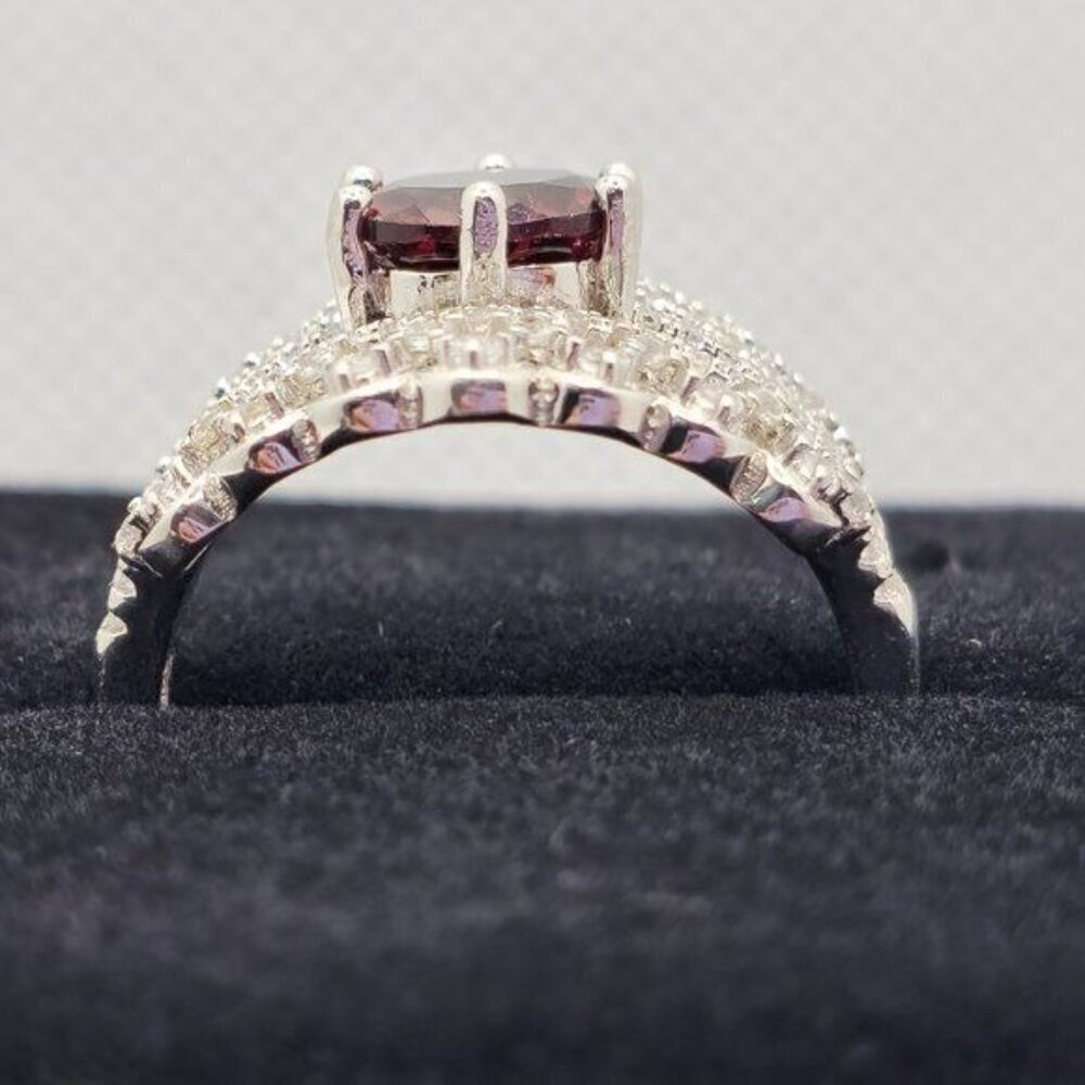 Red Garnet Statement Ring in Sterling Silver, Size 7.25‎ - Picture 4 of 6